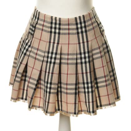 burberry skirt womens|Burberry pleated skirt outfit.